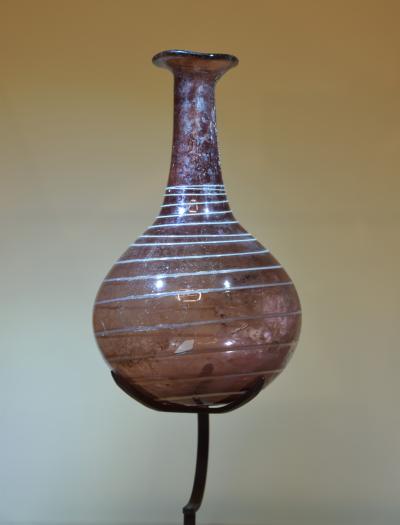 Les premiers flacons en verre (Code ID : 202011)